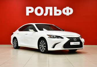 Подержанный автомобиль Lexus ES 2018 года (3 фото)