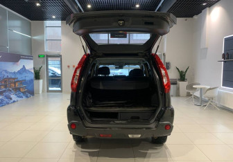Подержанный автомобиль Nissan X-Trail 2013 года (6 фото)
