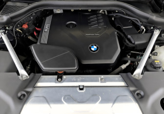 Подержанный автомобиль BMW X3 2021 года (9 фото)