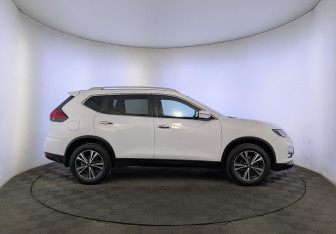 Подержанный автомобиль Nissan X-Trail 2018 года (4 фото)