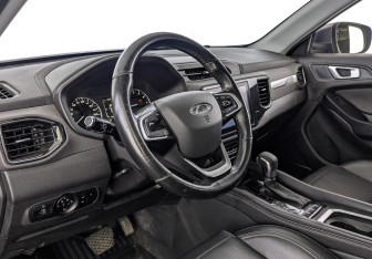 Подержанный автомобиль Chery Tiggo 4 2022 года (15 фото)