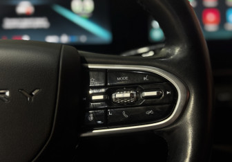 Подержанный автомобиль Omoda C5 2022 года (17 фото)