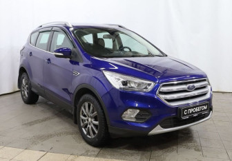 Подержанный автомобиль Ford Kuga 2018 года (3 фото)