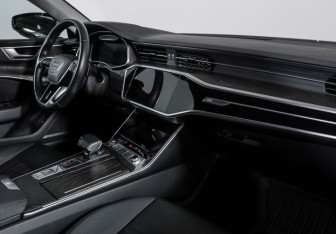 Подержанный автомобиль Audi A6 Sedan 2020 года (9 фото)