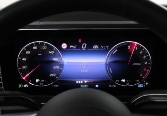 Подержанный автомобиль Mercedes-Benz GLE 2024 года (11 фото)