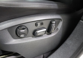 Подержанный автомобиль Volkswagen Touareg 2017 года (12 фото)