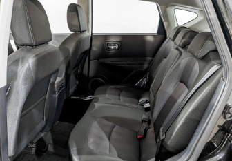 Подержанный автомобиль Nissan Qashqai 2013 года (12 фото)