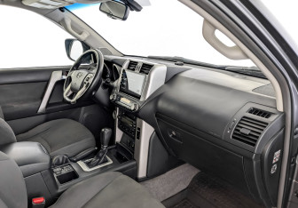 Подержанный автомобиль Toyota Land Cruiser Prado 2013 года (11 фото)