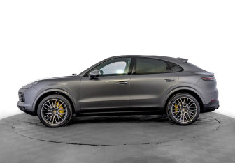 Подержанный автомобиль Porsche Cayenne 2021 года (8 фото)