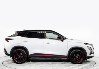 Подержанный автомобиль Omoda C5 2022 года (3 фото)