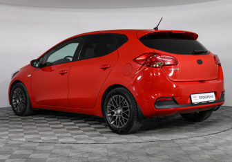Подержанный автомобиль Kia Ceed Hatchback 2015 года (7 фото)