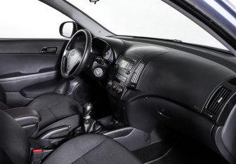 Подержанный автомобиль Hyundai i30 Hatchback 2011 года (11 фото)