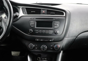 Подержанный автомобиль Kia Ceed Wagon 2016 года (11 фото)