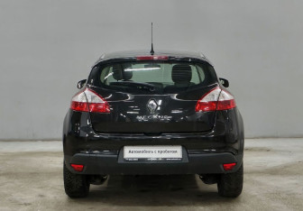 Подержанный автомобиль Renault Megane Hatchback 2012 года (6 фото)