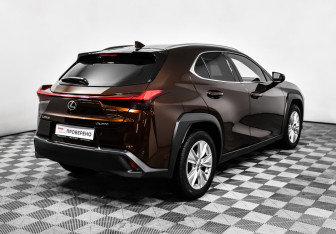 Подержанный автомобиль Lexus UX 2021 года (5 фото)
