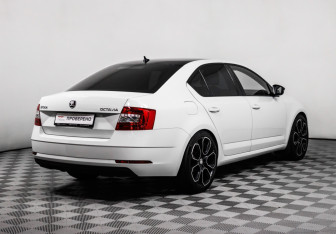 Подержанный автомобиль Skoda Octavia Liftback 2017 года (5 фото)