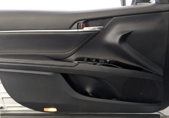 Подержанный автомобиль Toyota Camry Sedan 2019 года (19 фото)