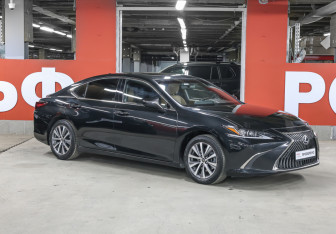 Подержанный автомобиль Lexus ES 2020 года (3 фото)