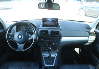 Подержанный автомобиль BMW X3 2009 года (11 фото)