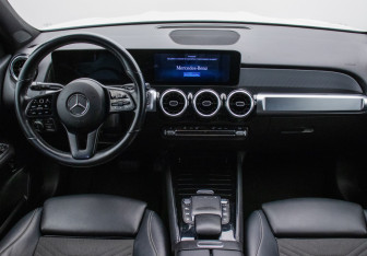 Подержанный автомобиль Mercedes-Benz GLB 2021 года (13 фото)