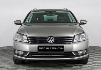 Подержанный автомобиль Volkswagen Passat Wagon 2012 года (2 фото)