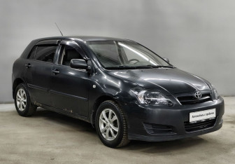 Подержанный автомобиль Toyota Corolla Hatchback 2007 года (3 фото)