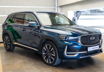 Подержанный автомобиль Geely Monjaro 2024 года (3 фото)