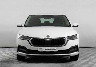 Подержанный автомобиль Skoda Octavia Liftback 2020 года (2 фото)