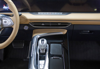 Подержанный автомобиль Voyah Free 2022 года (16 фото)