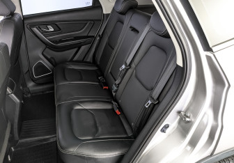 Подержанный автомобиль FAW Besturn X40 2021 года (18 фото)
