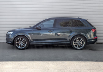 Подержанный автомобиль Audi Q7 2019 года (8 фото)