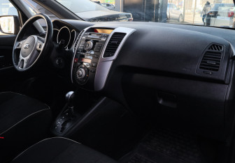 Подержанный автомобиль Kia Venga 2012 года (7 фото)