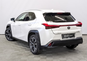 Подержанный автомобиль Lexus UX 2018 года (7 фото)