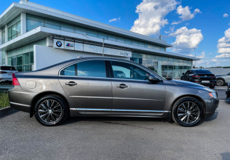 Подержанный автомобиль Volvo S80 2011 года (4 фото)
