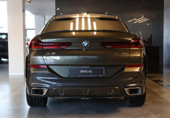 Новый BMW X6 2025 (3 фото)