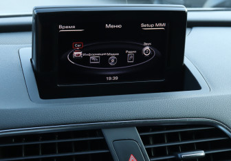 Подержанный автомобиль Audi Q3 2012 года (19 фото)