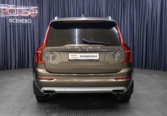 Подержанный автомобиль Volvo XC90 2017 года (6 фото)