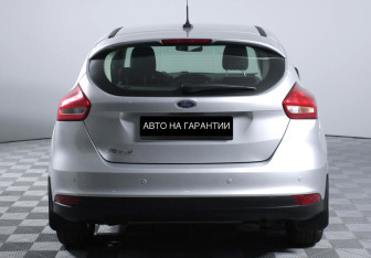 Подержанный автомобиль Ford Focus Hatchback 2018 года (4 фото)