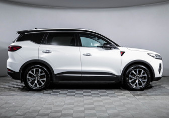Подержанный автомобиль Chery Tiggo 7 Pro Max 2023 года (4 фото)