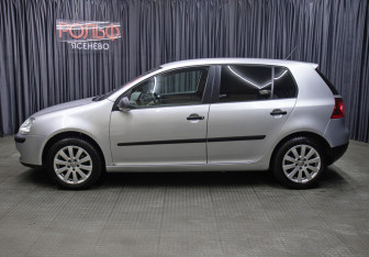 Подержанный автомобиль Volkswagen Golf Hatchback 2008 года (8 фото)