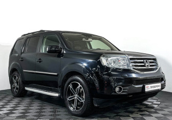 Подержанный автомобиль Honda Pilot 2013 года (3 фото)