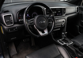 Подержанный автомобиль Kia Sportage 2018 года (15 фото)
