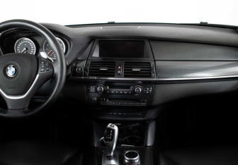 Подержанный автомобиль BMW X6 2010 года (15 фото)