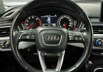 Подержанный автомобиль Audi A4 Sedan 2016 года (12 фото)