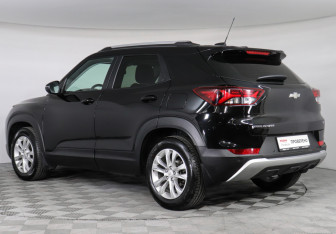 Подержанный автомобиль Chevrolet TrailBlazer 2021 года (7 фото)