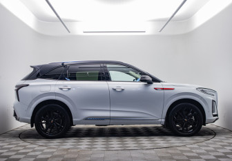 Подержанный автомобиль Hongqi HS3 2024 года (4 фото)