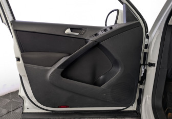 Подержанный автомобиль Volkswagen Tiguan 2014 года (18 фото)
