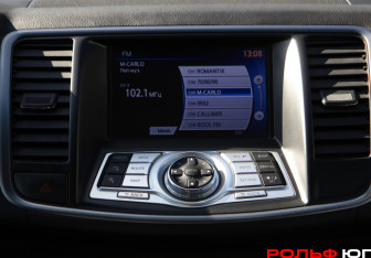 Подержанный автомобиль Nissan Teana 2011 года (17 фото)