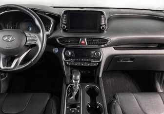 Подержанный автомобиль Hyundai Santa Fe 2020 года (12 фото)