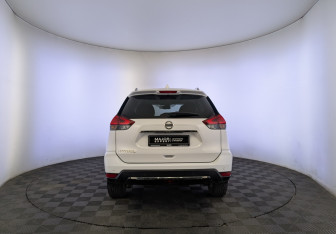 Подержанный автомобиль Nissan X-Trail 2018 года (6 фото)